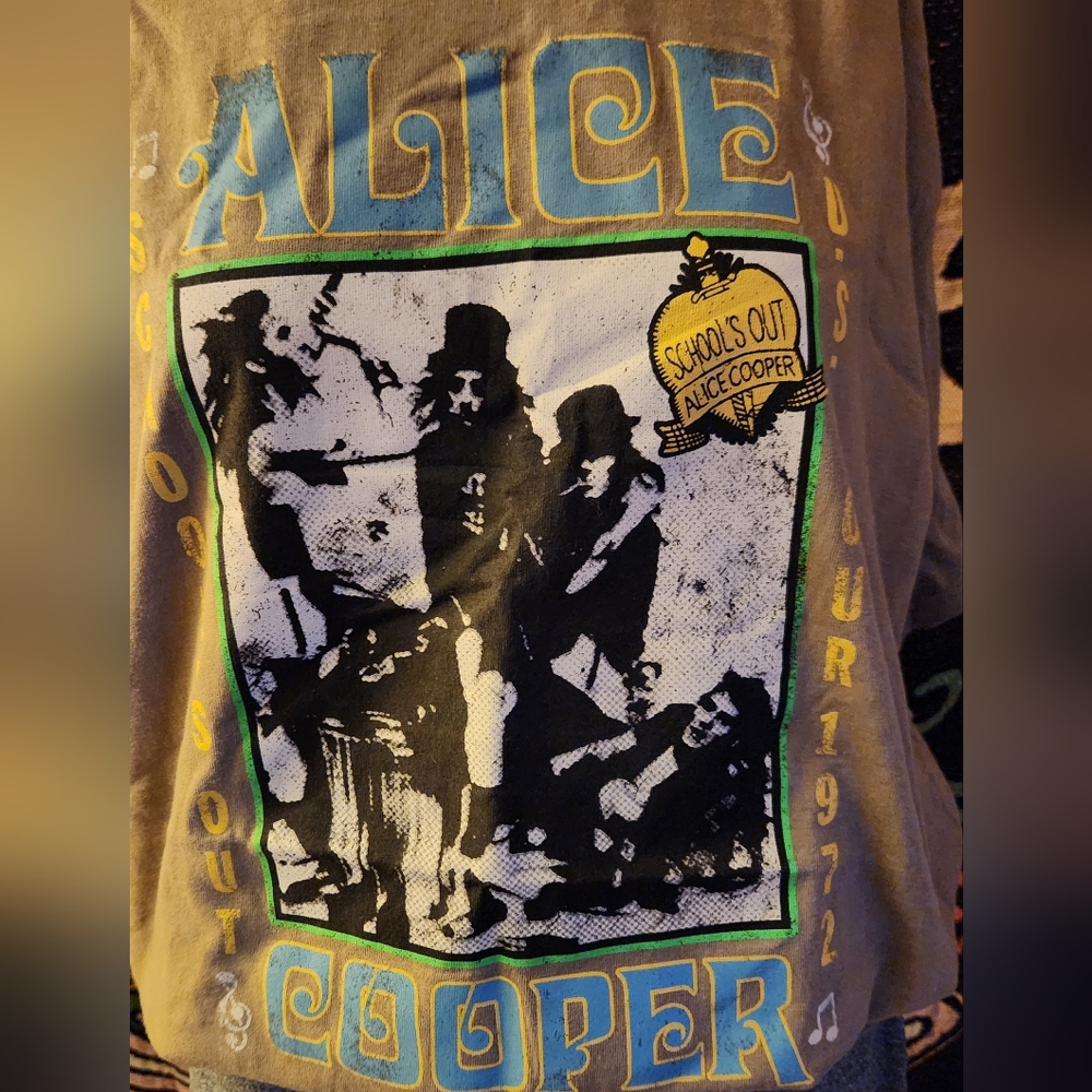 Alice Cooper Schools Out 1972 Tour Graphic T-shirt